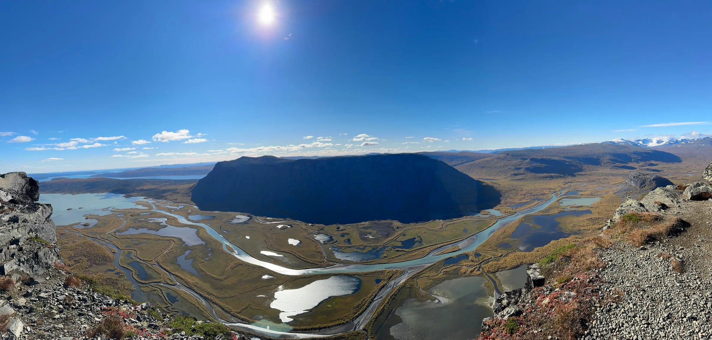 Summit view over the Rapa Valley delta